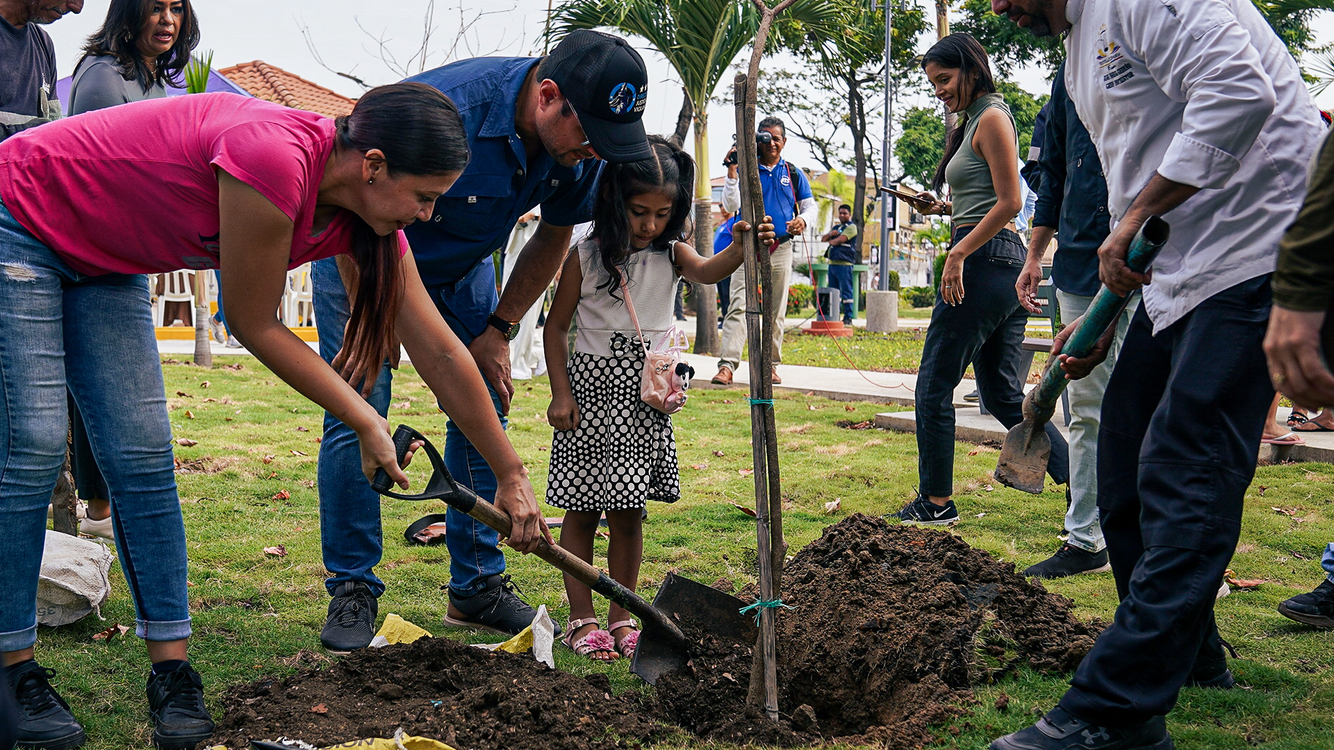 Samanes Estrena El Nuevo Parque Las Palmas En Beneficio De