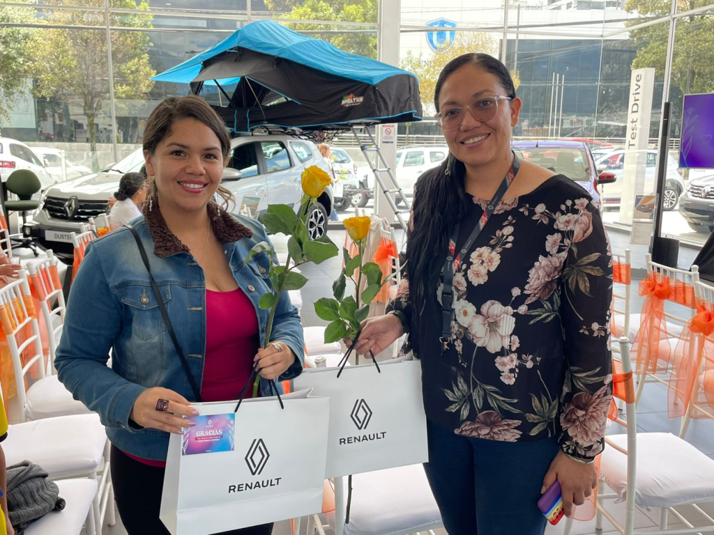 Renault y Fundación se unen para empoderar mujeres en su día